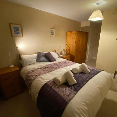 Harbour Watch - Waterfront 2 Bed With Parking