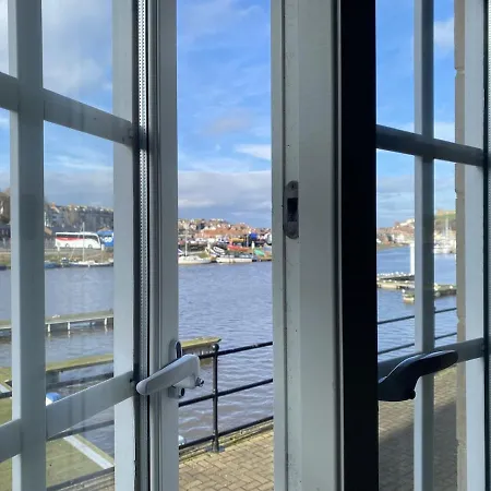 Harbour Watch - Waterfront 2 Bed With Parking * Whitby