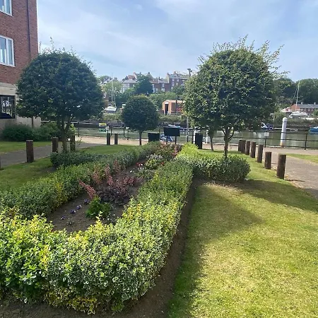 Harbour Watch - Waterfront 2 Bed With Parking Appartement